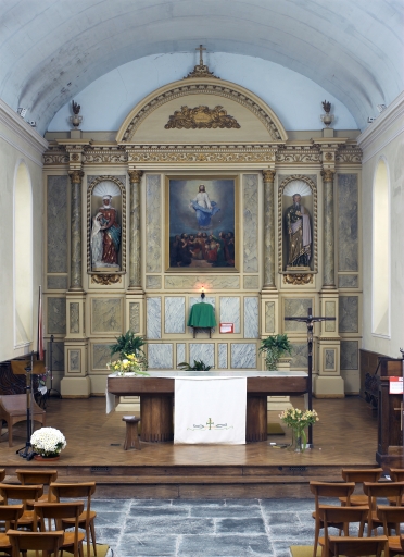 Ensemble du maître-autel : autel, tabernacle, 2 gradins d'autel, retable, degrés d'autel