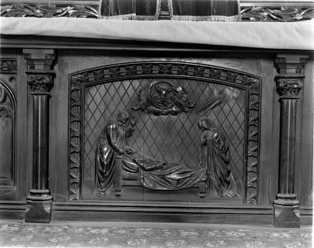 Autel, tabernacle (maître-autel), style néo-gothique, église paroissiale Saint-Servais (Saint-Servais)
