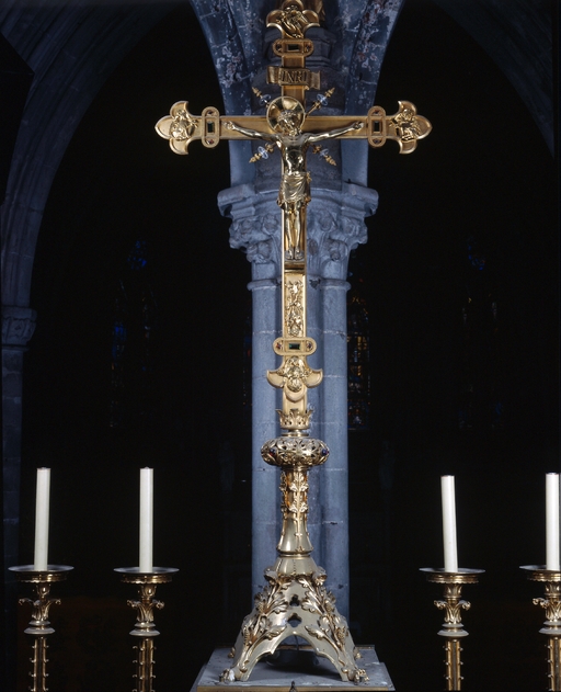 Croix d'autel 8