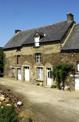 Ferme, 6 cours Noguès (Pleugueneuc)