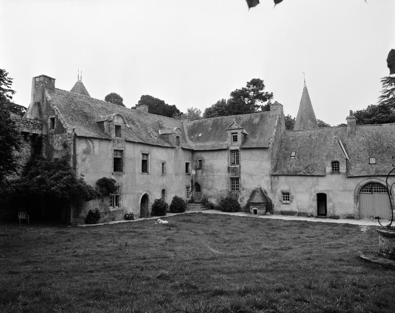 Manoir, Pérenès ou Pernese (Surzur)