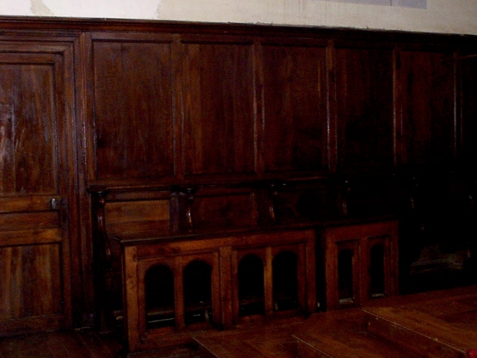 Lambris de demi-revêtement ; stalles (9)