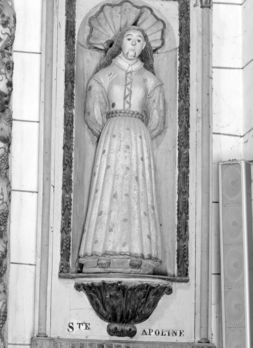 Statue (d'applique, petite nature) : sainte Apolline, église paroissiale Notre-Dame-de-Lorette (Séglien)