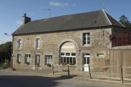 Les bâtiments publics sur la commune de la Chapelle-Saint-Aubert