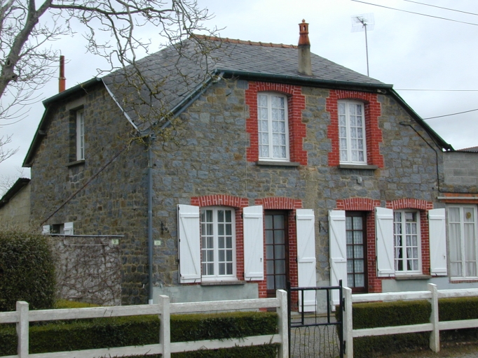 Maison, 19-21 rue Jean Guéhenno (Lanhélin fusionnée en Mesnil-Roc'h en 2019)