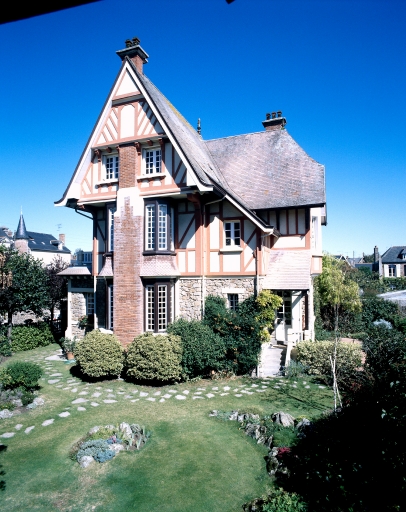 Maison de notable dite villa Suzy Cottage puis Fomalhaut, 28 rue de la Duchesse Anne (Saint-Malo)