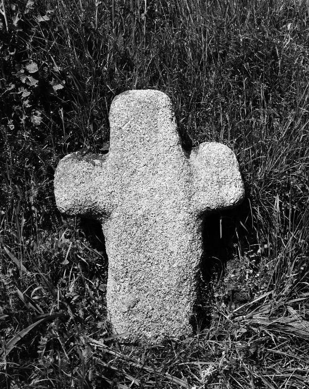 Croix de chemin 1, Kerjean (Plounévez-Lochrist)