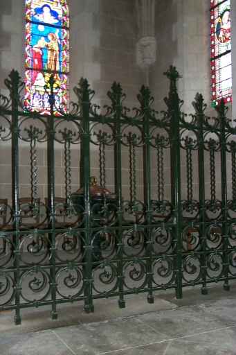 Clôture des fonts baptismaux
