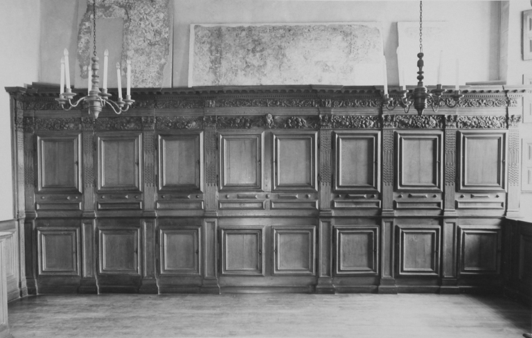 Lambris de revêtement 2 de la sacristie