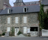 Ancien café et ancienne auberge, actuellement maison, 24 rue des Islandais, Dahouët (Pléneuf-Val-André)