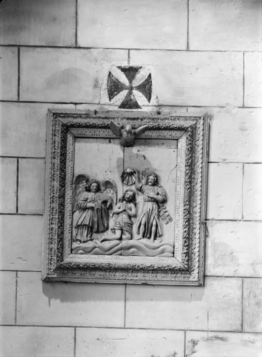 Bas-relief : Le Baptême du Christ, église paroissiale Notre-Dame de l'Assomption (Cléden-Poher)