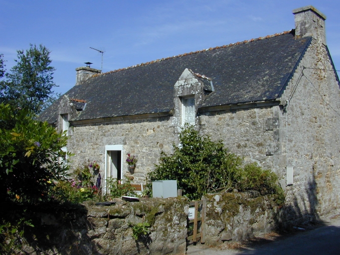 Maison, rue du Presbytère (Bieuzy fusionnée en Pluméliau-Bieuzy en 2019)