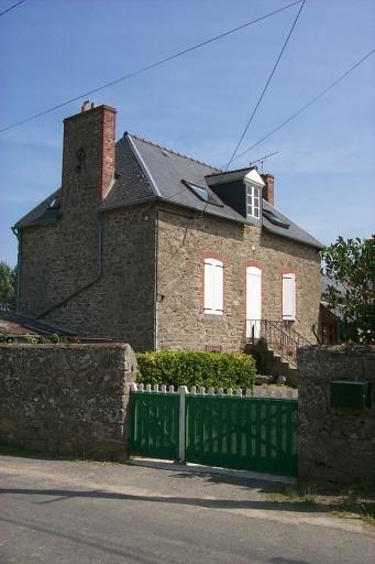 Maison, la Mare (Saint-Coulomb)