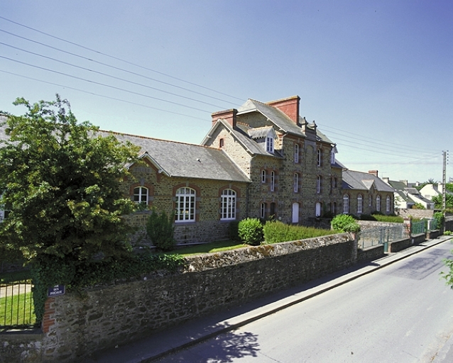 Écoles communales des garçons et des filles, 20-22 rue des Préau (Saint-Briac-sur-Mer)