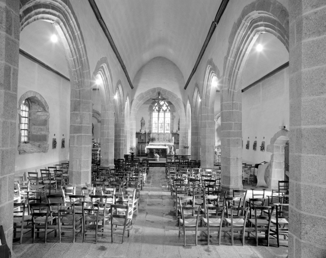 Eglise paroissiale Saint-Georges (Saint-Georges-de-Chesné fusionnée en Rives-du-Couesnon en 2019)