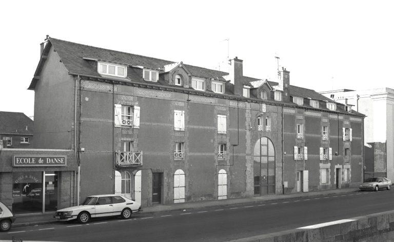 Usine de pipes en terre Crétal et Aîné, puis LMF, actuellement immeuble Bellevue, 74 chaussée du Sillon (Saint-Malo)