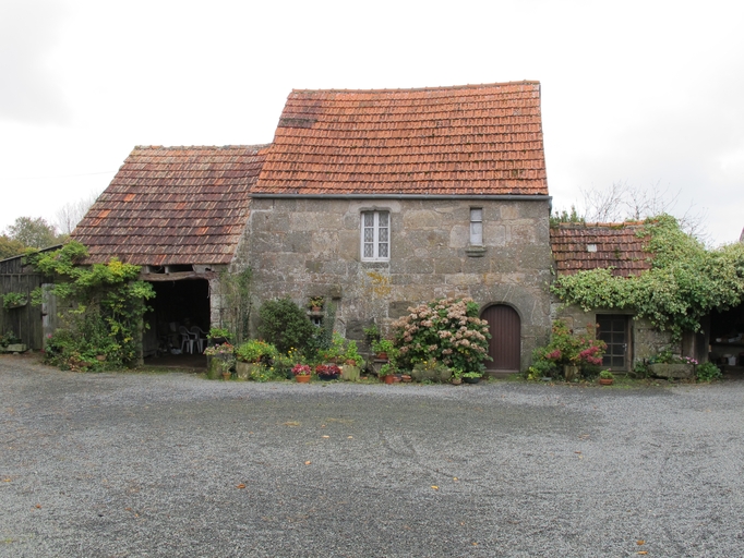 Maison située au lieu-dit Le Presbytère (Lanvellec)