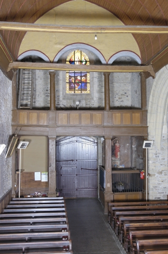 Tribune et garde-corps