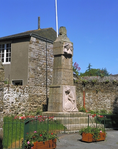 Monument aux morts, rue du Nord (Saint-Briac-sur-Mer)