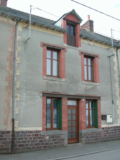 Maison à boutique, 16 rue de Clayes (Pleumeleuc)