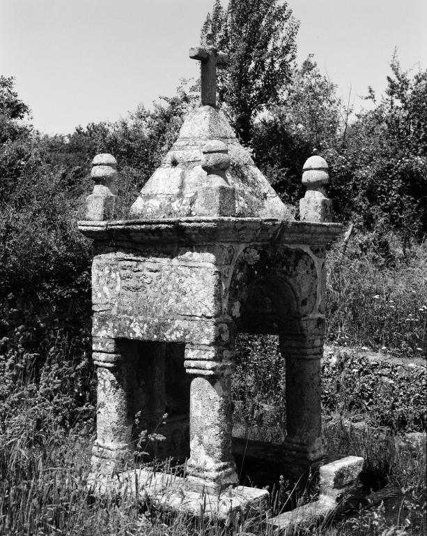 Fontaine de dévotion Sainte Anne-Grappont, Sainte-Anne (Surzur)