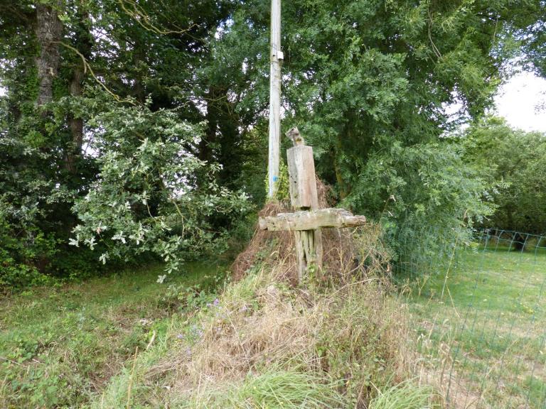 Croix de chemin, Bazouges-sous-Hédé, la Courbe (Bazouges-sous-Hédé fusionnée avec Hédé pour former la commune de Hédé-Bazouges en 2009)