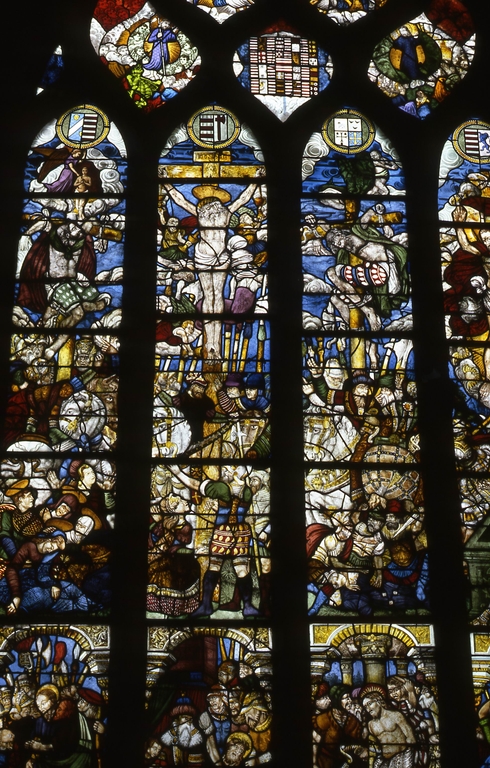 Verrière (maîtresse-vitre) : Passion, Résurrection, Jugement dernier, église Paroissiale Saint Hernin (Locarn)