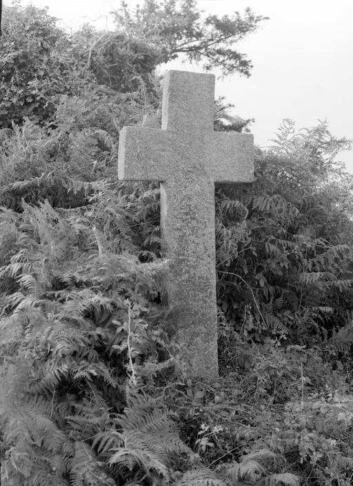 Croix de chemin, la Ville Briend (Montertelot)