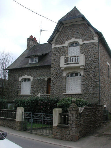 Maison, 16 rue Saint Nicolas (Sens-de-Bretagne)