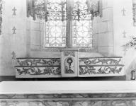 Autel, 2 gradins d'autel, tabernacle (maître-autel), chapelle Saint-Nicodème et Notre-Dame-de-la-Rosée (Quéven)