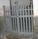 Clôture des fonts baptismaux