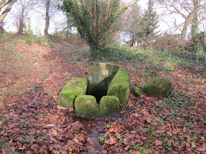 Ensemble de trois fontaines de dévotion de Saint-Julien (Plouaret)