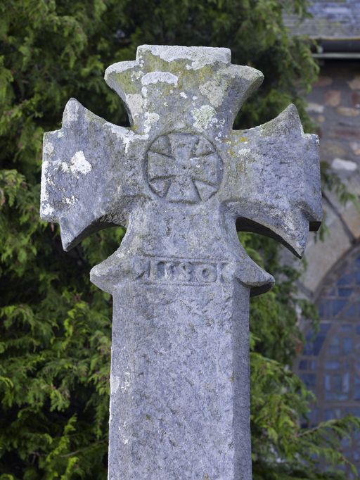 Croix monumentale, dite Croix du Bignon, au nord de l'église (Caro)