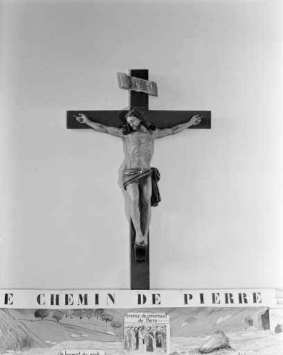 Statue de Christ en croix