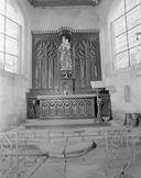 Autel, retable, tabernacle, gradins d'autel (2), (maître-autel, autel tombeau, retable à panneau plat), style néo-gothique, chapelle Notre-Dame (Plonéis)