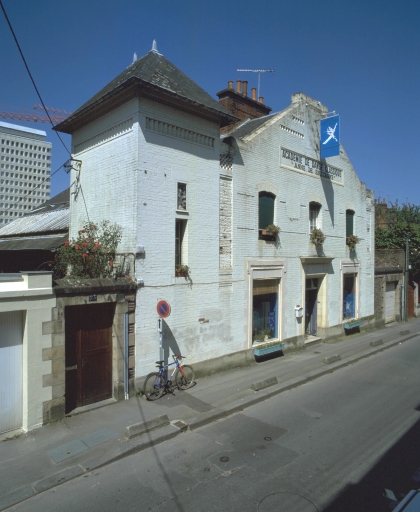 Usine de chaussures Berthelot frères, puis Gaignon et Berthelot, puis Gaignon et Hodebert, puis Chaussures Armoric, actuellement école de danse Anne de Bretagne, 23 rue Gurvand (Rennes)