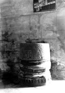 Bénitier (de milieu), église paroissiale Saint Pierre (Maël-Carhaix)