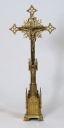 Garniture d'autel : croix d'autel, 6 grands et 12 petits chandeliers d'autel