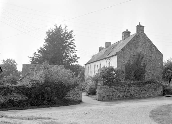 Presbytère, 13 rue du résistant P. le Bourlay (Silfiac)