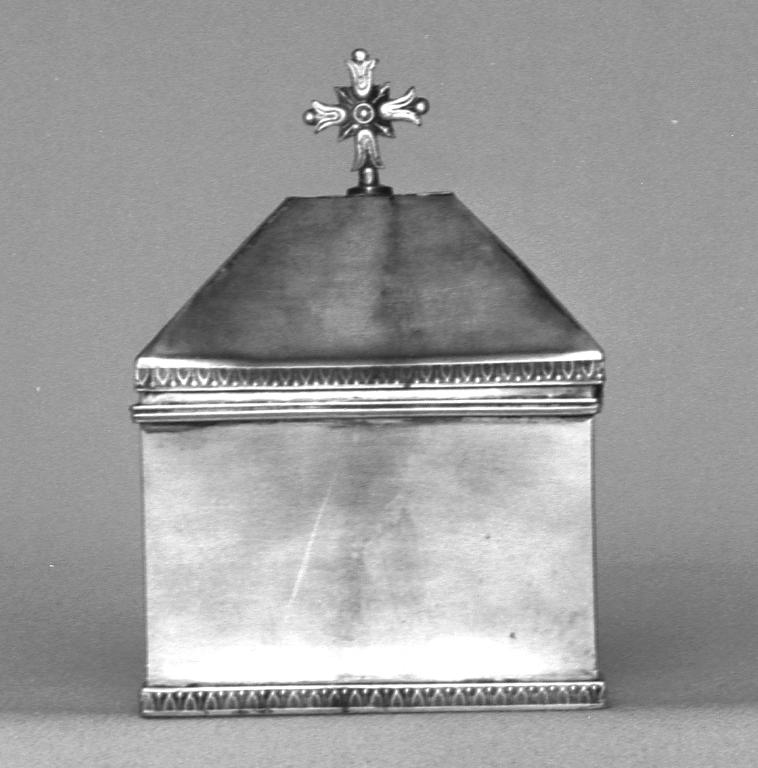 Ampoule aux saintes huiles (boîte à sainte huile), église paroissiale Saint-Coulitz (Saint-Coulitz)