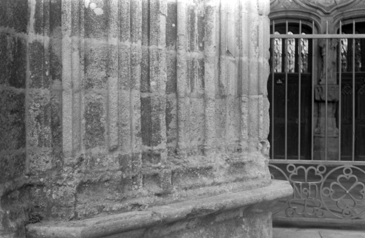 Basilique Notre-Dame-de-Paradis et ses abords, place Maréchal Foch (Hennebont)