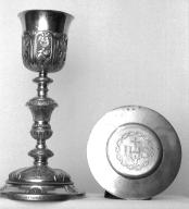 Calice, patène (1), prieuré Notre-Dame, église paroissiale de chanoines réguliers de Saint-Augustin (Arbrissel)