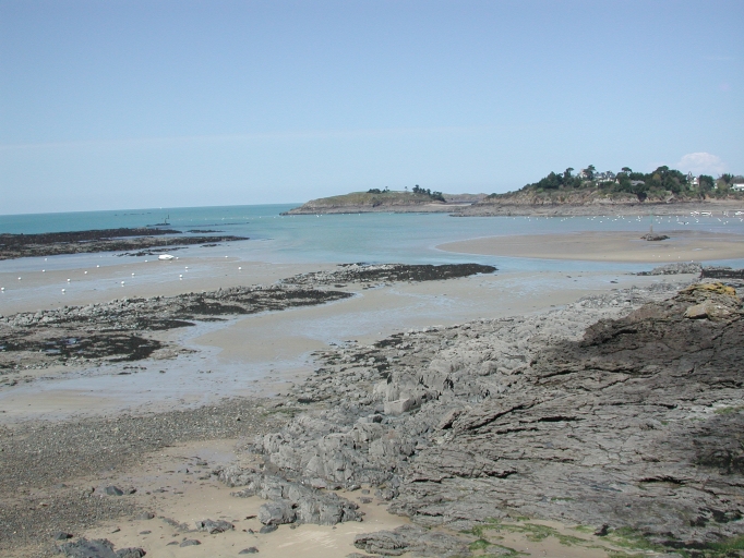 Réservoir à poissons : la pêcherie de la Pointe du Rocher (Lancieux)