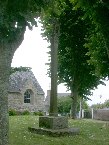 Croix de Kergollo, la Trinité (Plouha)