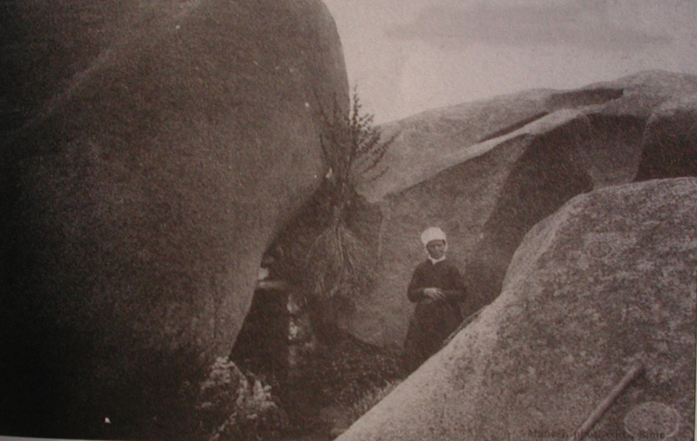 Abri troglodytique de Job Ayer, Ploumanac'h (Perros-Guirec)