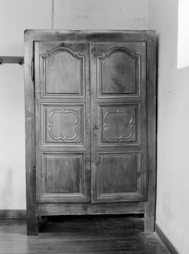 Armoire (2)
