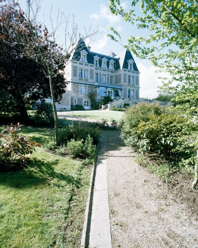 Maison de villégiature balnéaire dite Brise Moulin, 32 avenue Bruzzo (Dinard)