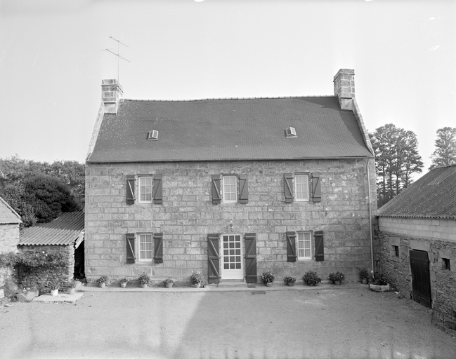 Manoir, Kermorvan (Plonéour-Lanvern)