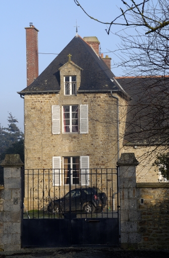 Presbytère, D 37 (Moulins)