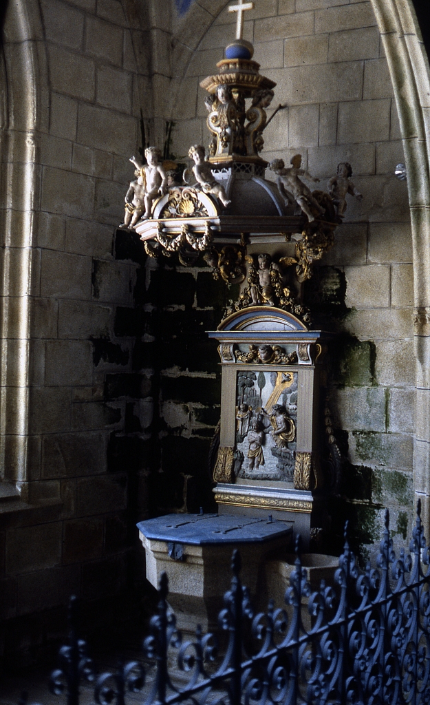 Fonts baptismaux, église paroissiale Notre-Dame-de-Roscudon (Pont-Croix)